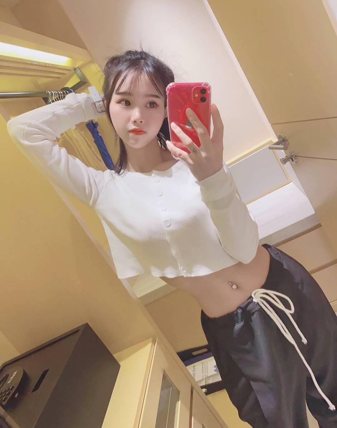 新来兼职小妹 性感诱人嫩妹子年轻水多，身材好